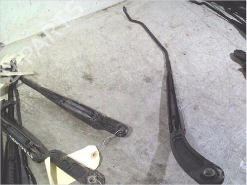 Used Front windshield wiper arm Front windshield wiper arm RENAULT MEGANE II (BM0/1_, CM0/1_) 1.9 dCi (BM0G, CM0G) (120 hp) 33434073 33434073