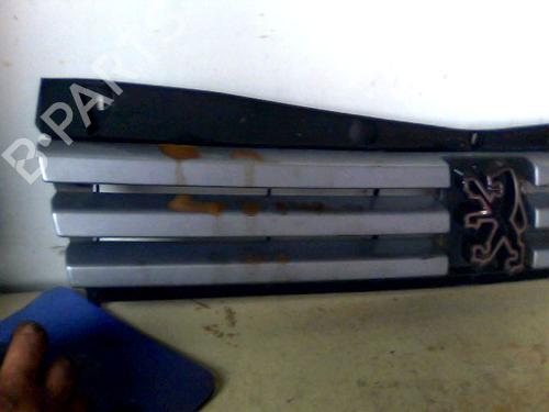 Grill PEUGEOT 205 II (20A/C) 1.4 (67 hp) 26118670