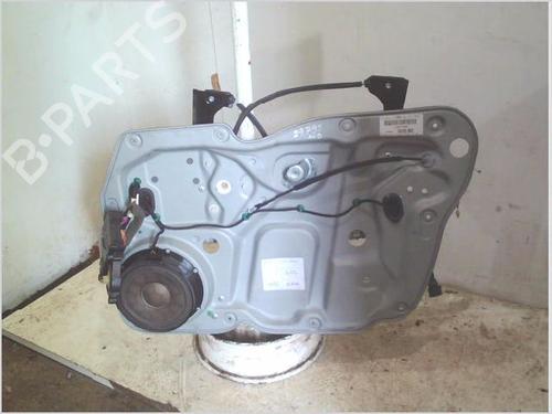 Alzavetro anteriore destra VW TOURAN (1T1, 1T2) 1.9 TDI (105 hp) 30835193