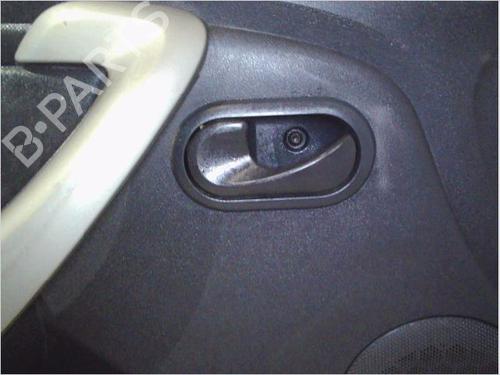 Used Front left interior door handle DACIA SANDERO 1.5 dCi (88 hp) 26113599