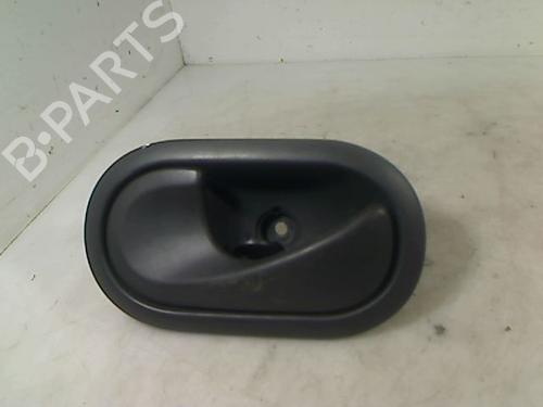 Venstre bak invendig håndtak RENAULT CLIO III (BR0/1, CR0/1) 1.5 dCi (BR17, CR17) (86 hp) 26088391