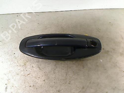 Used Front left exterior door handle HYUNDAI SANTA FÉ I (SM) 2.0 CRDi (113 hp) 26068600