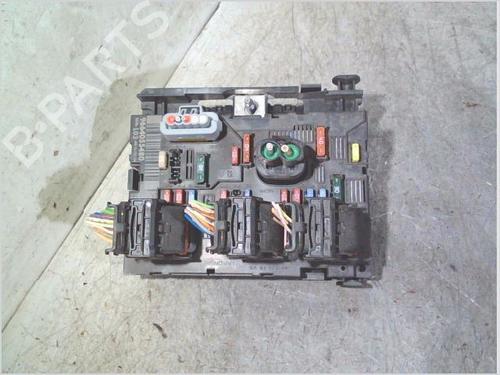 Used Fuse box Fuse box 36640769 36640769