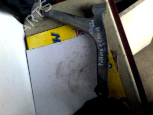 Used Right front suspension arm PEUGEOT PARTNER MPV (5_, G_) 1.6 HDi 75 (75 hp) 26060249