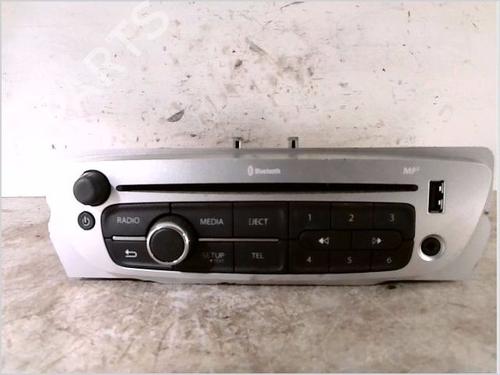 Used Radio RENAULT GRAND SCÉNIC III (JZ0/1_) 1.2 TCe (JZ16) (132 hp) 26102013