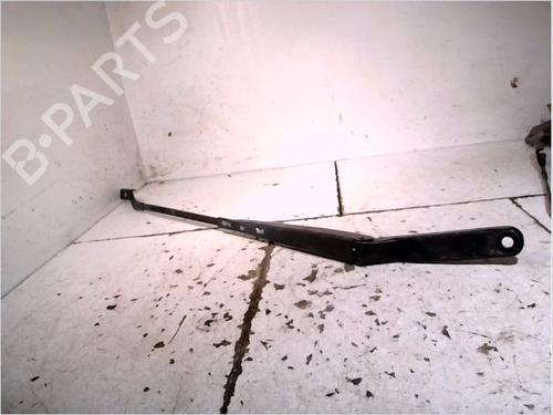Used Front windshield wiper arm PEUGEOT 308 I (4A_, 4C_) 1.6 HDi (112 hp) 26104504