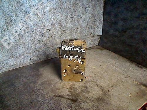 Vergrendeling links voor PEUGEOT PARTNER Box Body/MPV (5_, G_) 1.9 D (69 hp) 26084299