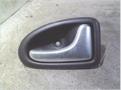 Puxador interior frente direito Puxador interior frente direito RENAULT CLIO II (BB_, CB_) 1.4 16V (B/CB0P, BB13) (98 hp) 34434075 34434075