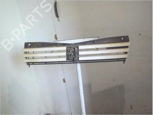 Used Grille Grille PEUGEOT 205 II (20A/C) 1.8 Diesel (60 hp) 35948285 35948285