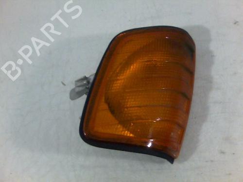 Blinklys foran venstre MERCEDES-BENZ 124 Saloon (W124) 250 D (124.125) (90 hp) 26091010