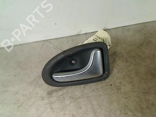 Used Front right interior door handle RENAULT SCÉNIC I MPV (JA0/1_, FA0_) 1.9 dCi (JA05, JA1F) (102 hp) 26076963