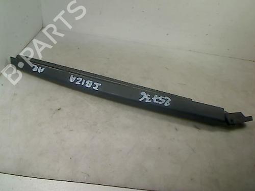 Used Rear windshield wiper arm SEAT IBIZA IV SC (6J1, 6P5) 1.4 TDI (80 hp) 26080758