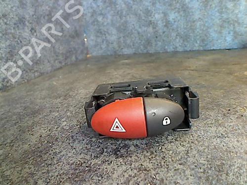 Bouton de warning RENAULT TWINGO II (CN0_) 1.2 16V (CN0K, CN0V, CN0A) (76 hp) 28693331