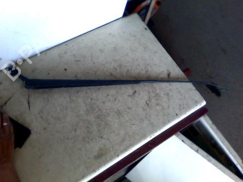 Used Front windshield wiper arm Front windshield wiper arm TOYOTA YARIS (_P1_) 1.3 (SCP12_, SCP13_, SCP12R, SCP13R) (87 hp) 40159362 40159362