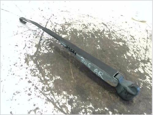 Used Rear windshield wiper arm Rear windshield wiper arm 36675578 36675578