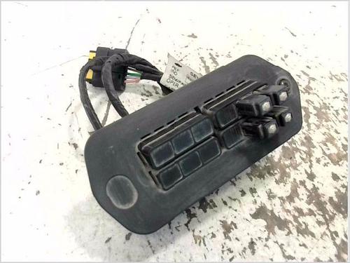 Interrupteur de vitre arrière gauche RENAULT KANGOO / GRAND KANGOO II (KW0/1_) 1.5 dCi 110 (KW0C, KW0H) (110 hp) 30566279