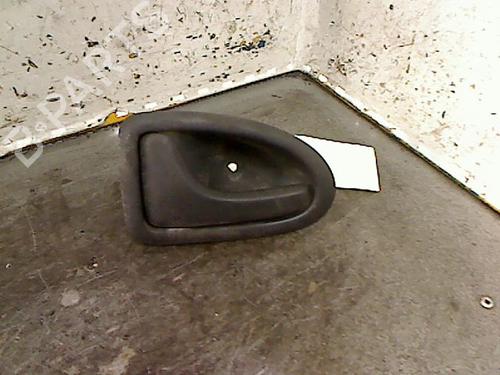 Used Rear left interior door handle RENAULT CLIO III (BR0/1, CR0/1) 1.5 dCi (C/BR0G, C/BR1G) (68 hp) 26093798