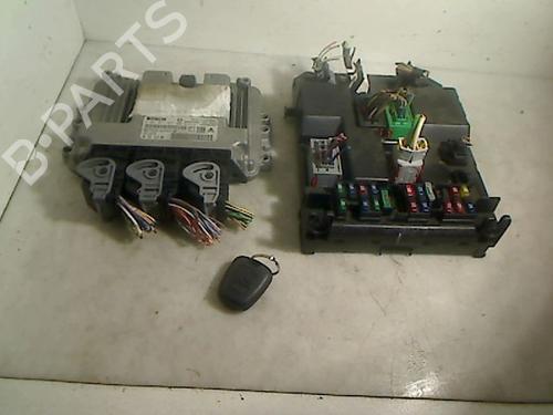 Used Engine control unit (ECU) Engine control unit (ECU) PEUGEOT 307 (3A/C) 1.6 HDi 110 (109 hp) 33002843 33002843