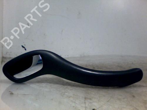 Høyre foran invendig håndtak SEAT LEON (1M1) 1.6 16 V (105 hp) 28323604