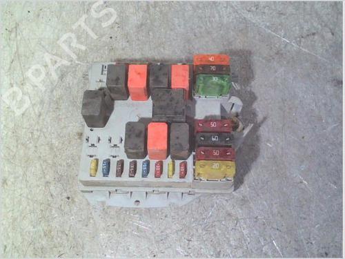 Used Fuse box FIAT PUNTO (188_) 1.2 16V 80 (188.233, .235, .253, .255, .333, .353, .639,... (80 hp) 33022970