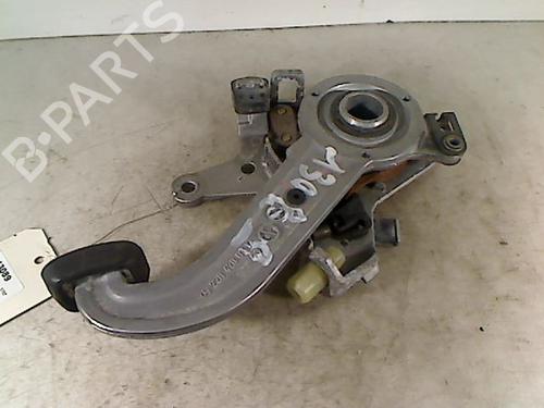 Used Hand brake MERCEDES-BENZ C-CLASS (W202) C 220 CDI (202.133) (125 hp) 26067050