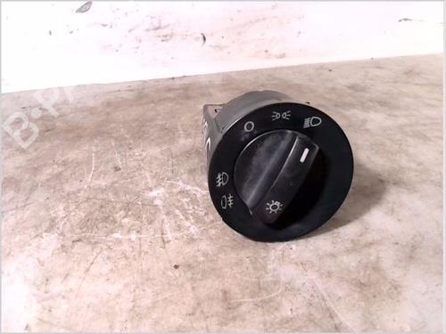 Used Headlight switch VW POLO (9N_, 9A_) 1.9 TDI (101 hp) 26101528