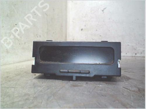 display-monitor-renault-clio-ii-hatchback-van-sb012_-1998-37604944 main image