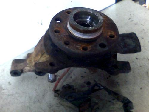 Used Left front steering knuckle OPEL ZAFIRA A MPV (T98) 1.6 16V (F75) (101 hp) 26061375