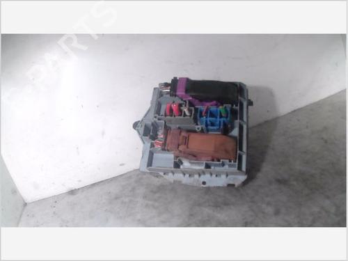 Zekeringkast FIAT STILO (192_) 1.6 16V (192_XB1A) (103 hp) 26098086