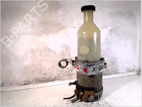 Used Steering pump RENAULT CLIO I (B/C57_, 5/357_) 1.9 D (B/C/S576, B/C/S57L) (64 hp) 26110948