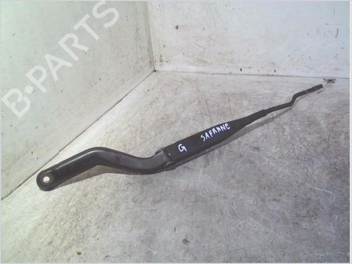 Used Front windshield wiper arm RENAULT SAFRANE II (B54_) 2.2 dT (B54G) (113 hp) 27651615