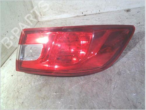 right-taillight-renault-clio-iv-bh_-2012-2013-2014-2015-2016-2017-2018-2019-2020-2021-30132047 main image