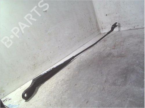 Used Front windshield wiper arm RENAULT TWINGO II (CN0_) 1.2 16V (CN04, CN0B) (75 hp) 29997610
