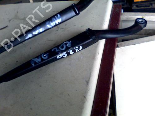 Used Front windshield wiper arm PEUGEOT 307 (3A/C) 2.0 16V (136 hp) 26059173