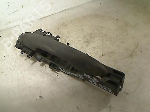 Używane Klamka zewnętrzna drzwi tylnych prawych RENAULT MEGANE II (BM0/1_, CM0/1_) 1.9 dCi (BM0G, CM0G) (120 hp) 26077318