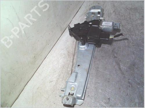Alzavetro posteriore destra PEUGEOT 2008 I (CU_) 1.2 VTi (82 hp) 28330331