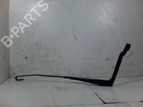 Used Front windshield wiper arm VW POLO III (6N1) 64 1.9 D (64 hp) 26078955