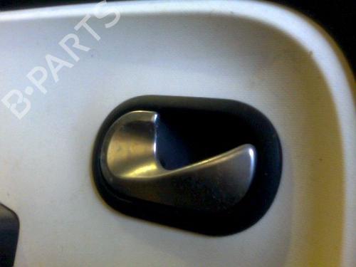 Venstre bak invendig håndtak RENAULT TWINGO III (BCM_, BCA_) 1.0 SCe 70 (71 hp) 26093567
