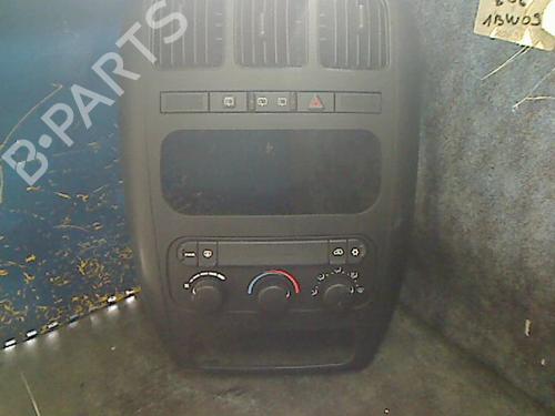 Used Climate control CHRYSLER VOYAGER IV (RG, RS) 2.5 CRD (141 hp) 28325154