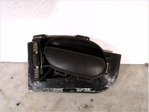 Used Front left interior door handle PEUGEOT 206 Hatchback (2A/C) 1.1 i (60 hp) 26102787