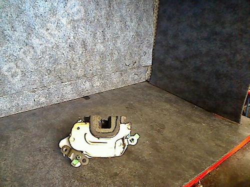 Used Front left lock NISSAN ALMERA I Hatchback (N15) 2.0 D (75 hp) 26056879