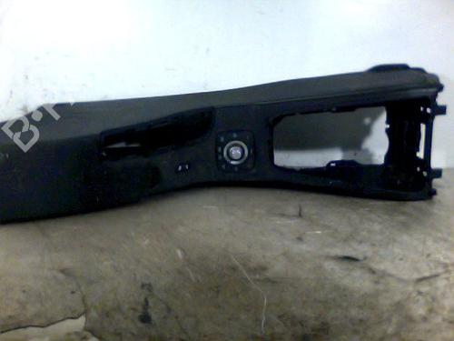 Used Middle console RENAULT MEGANE III Hatchback (BZ0/1_, B3_) 1.5 dCi (BZ09, BZ0D, BZ1W, BZ29, BZ14) (110 hp) 28324261