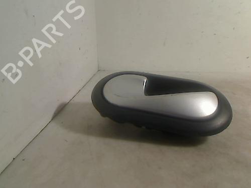 Used Front left interior door handle DACIA SANDERO 1.4 MPI LPG (72 hp) 26098479