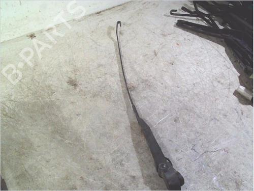 Used Front windshield wiper arm Front windshield wiper arm OPEL CORSA C (X01) 1.2 (F08, F68) (75 hp) 33436595 33436595