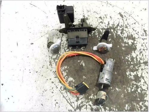 Canhão de ignição Canhão de ignição RENAULT MEGANE I (BA0/1_) 1.6 e (BA0F, BA0S) (90 hp) 34405428 34405428