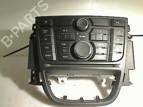 Used Radio MERCEDES-BENZ E-CLASS (W211) E 270 CDI (211.016) (177 hp) 26090737