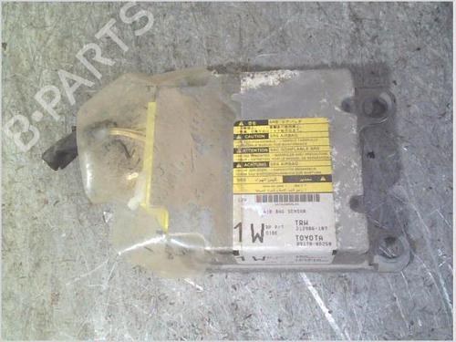 Airbag styreenhed TOYOTA YARIS (_P9_) 1.4 D-4D (NLP90_, NLP90R) (90 hp) 29014983