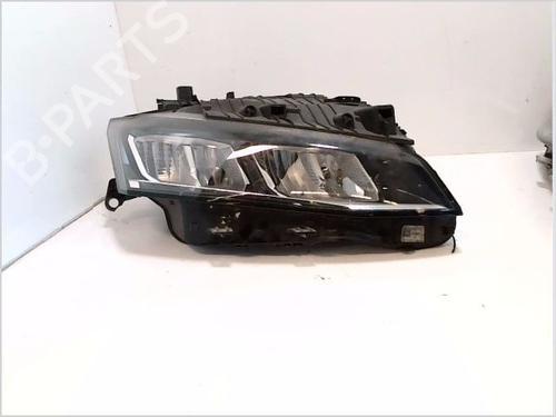 Used Right headlight PEUGEOT 308 SW III (FC_, FJ_, FR_, F4_, FN_) PureTech 130 (FRHNSL, FRHNST) (131 hp) 28325032