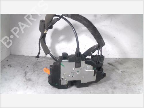 Used Front left lock NISSAN NV400 Van (X62, X62B) dCi 130 (130 hp) 26097633