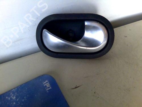 Højre bagtil invendig håndtag RENAULT MEGANE II (BM0/1_, CM0/1_) 1.5 dCi (BM0F, BM0T, BM2B, CM0F, CM0T) (82 hp) 26058486